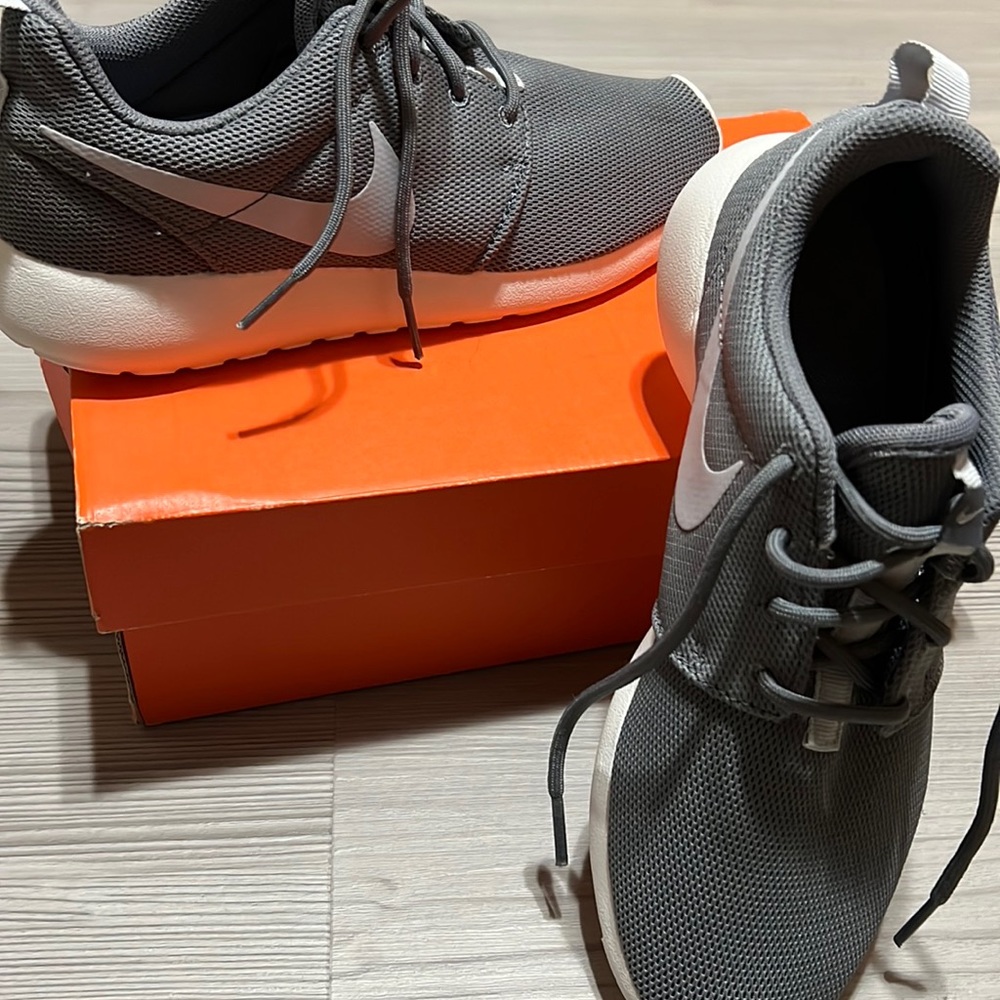 Nike Roshe One Sneakers